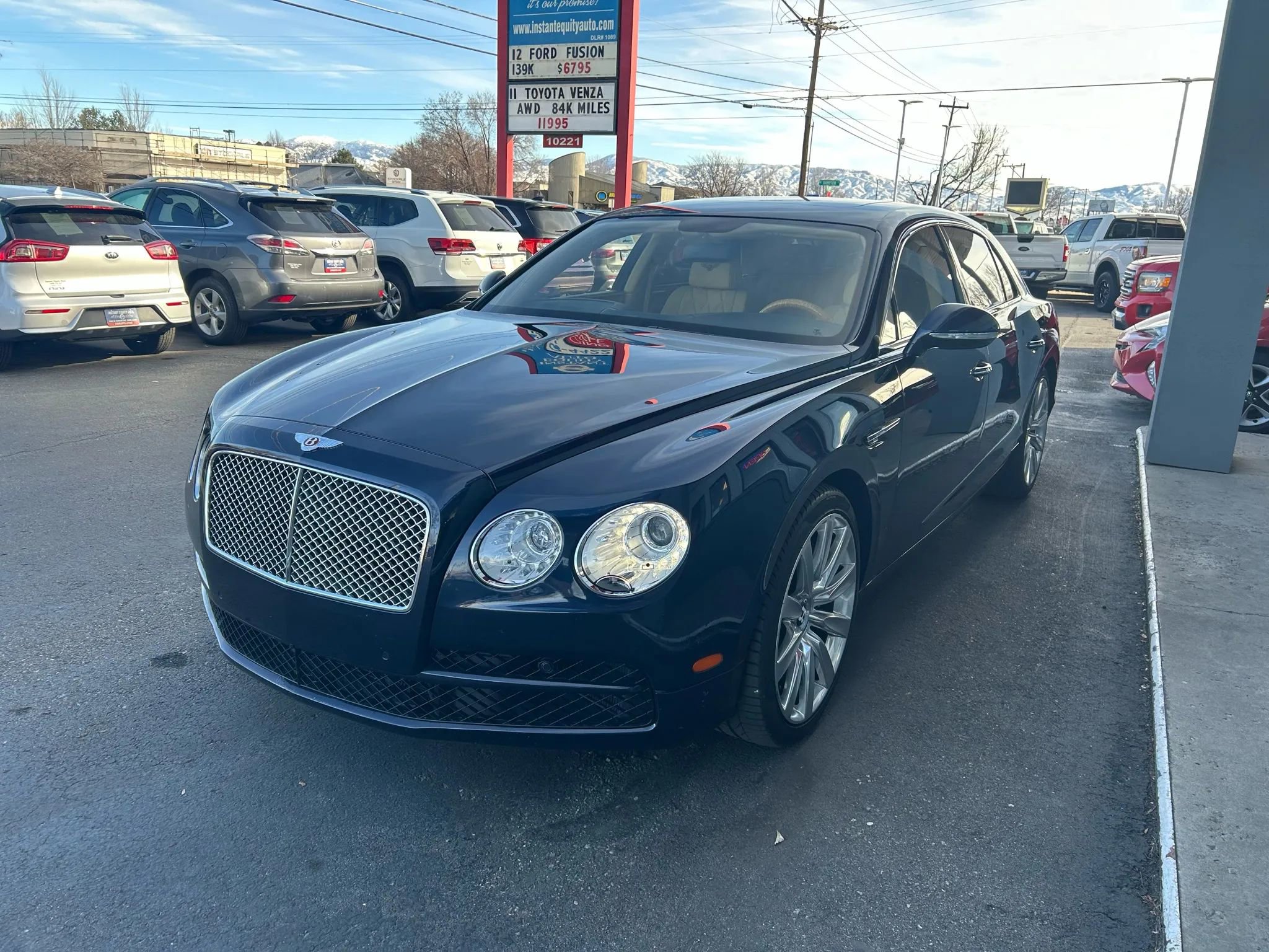 Used 2015 Bentley Flying Spur V8 image 2