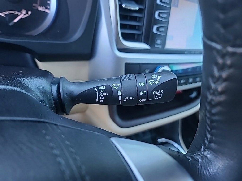 Used 2019 Toyota Highlander Limited Platinum image 6