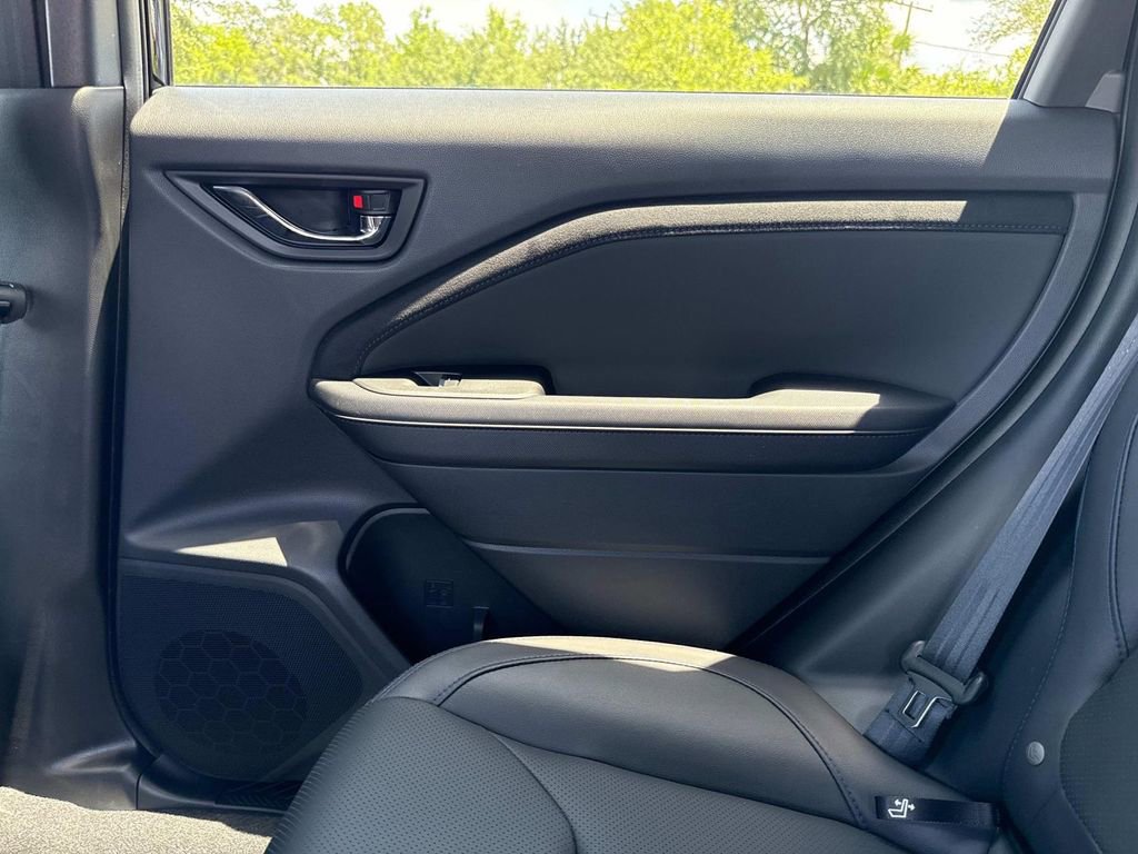 New 2025 Subaru Forester Limited w/ Popular Package image 15