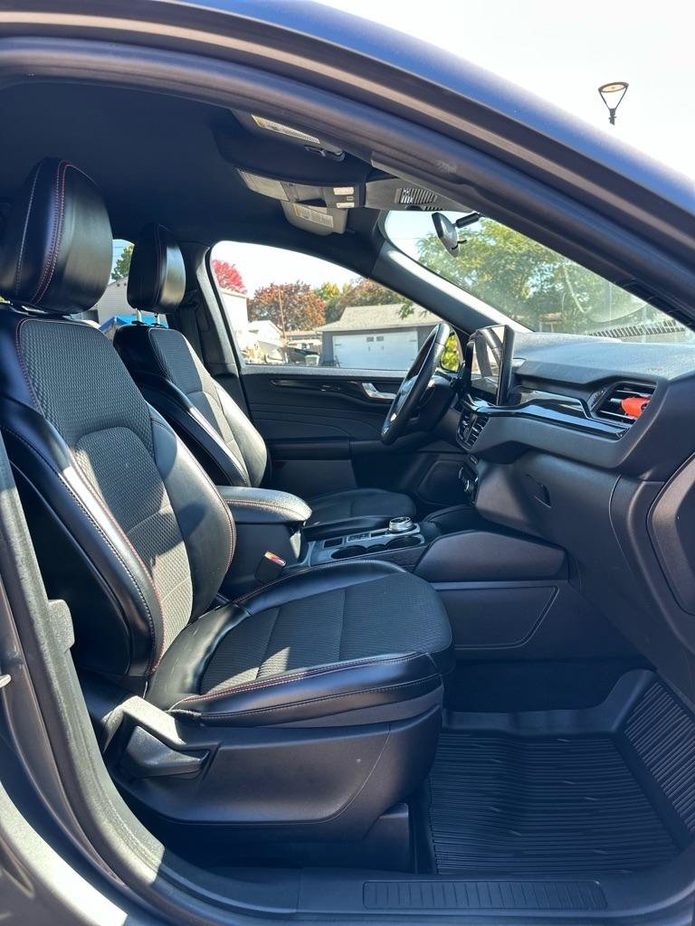 Used 2023 Ford Escape ST-Line w/ Tech Pack #1 AWD/4WD image 15