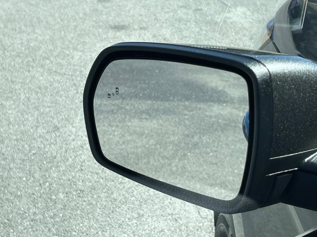 Used 2020 Ford Edge SEL AWD/4WD image 16