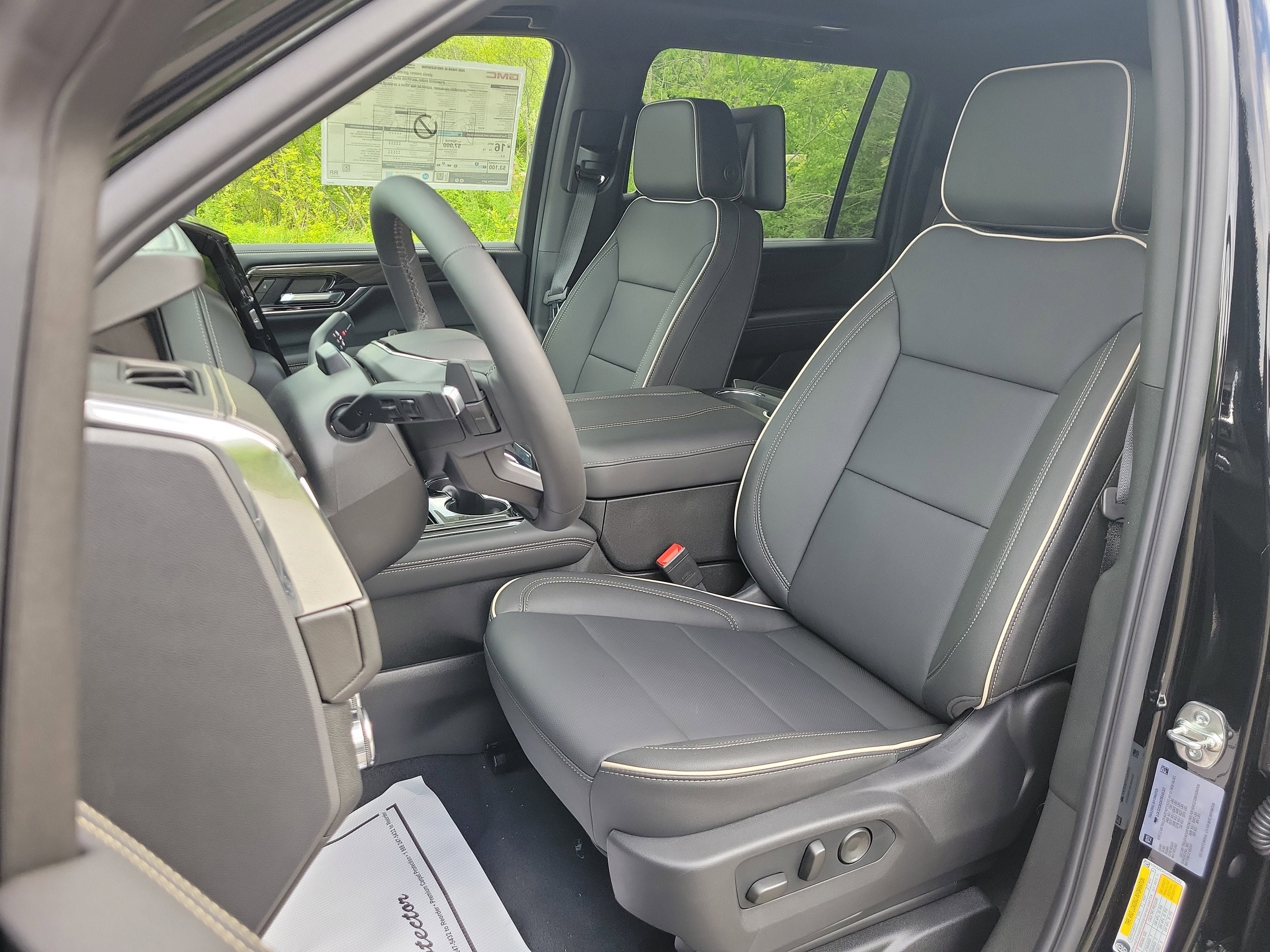 New 2026 GMC Yukon XL Elevation w/ Elevation Premium Package AWD/4WD image 4