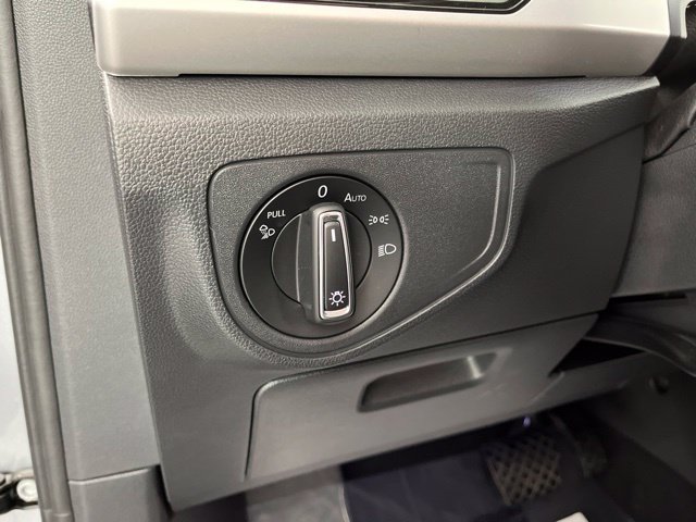 Used 2023 Volkswagen Atlas SE w/ Panoramic Sunroof Package FWD image 32