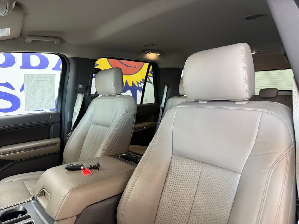 Used 2020 Ford Expedition XLT w/ Equipment Group 202A image 11