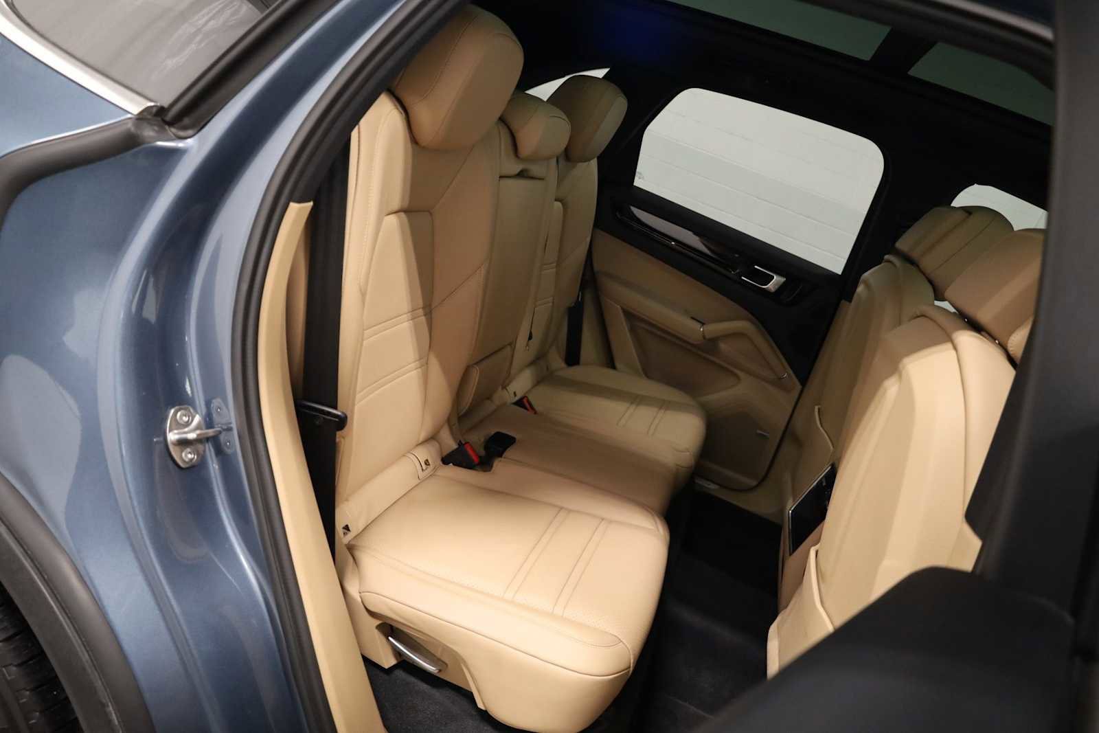 Used 2019 Porsche Cayenne AWD/4WD image 37