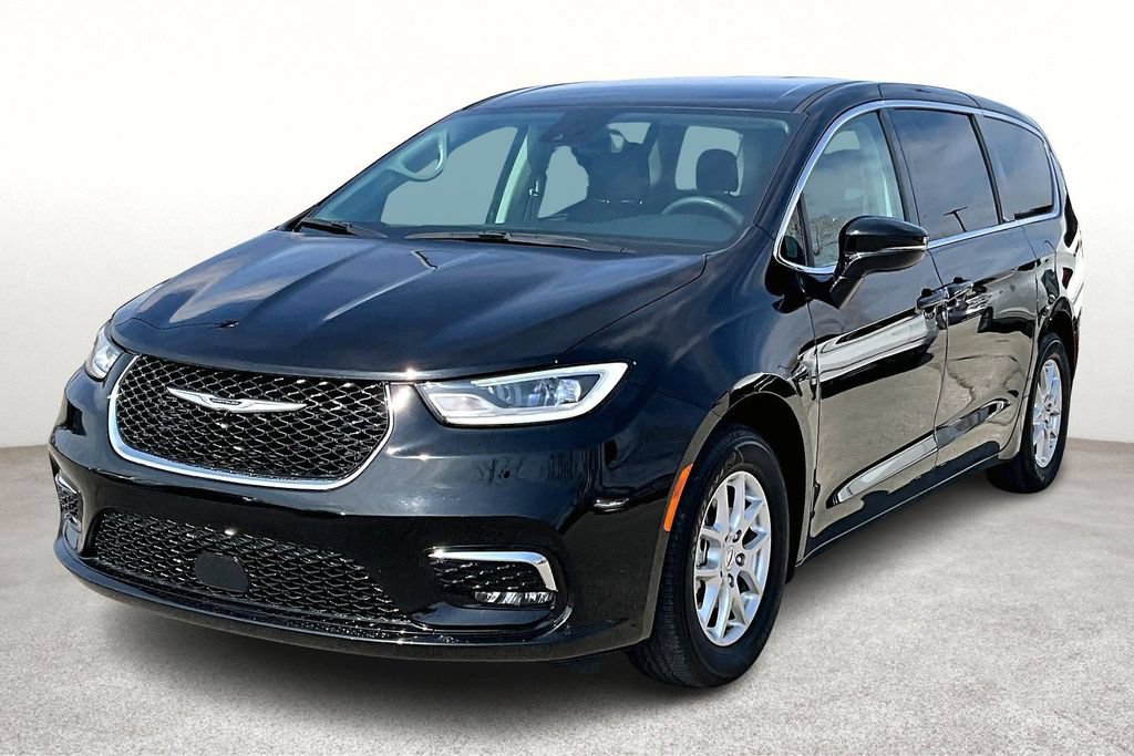 Used 2024 Chrysler Pacifica Touring-L FWD image 13