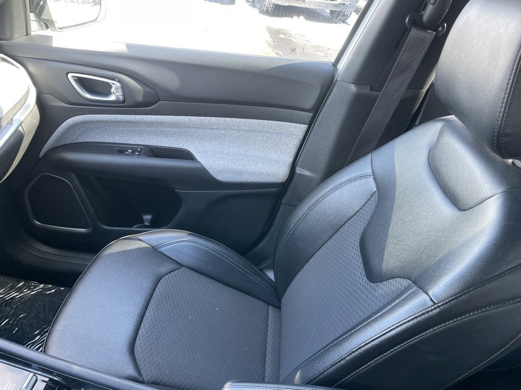 Used 2024 Jeep Compass Latitude image 18