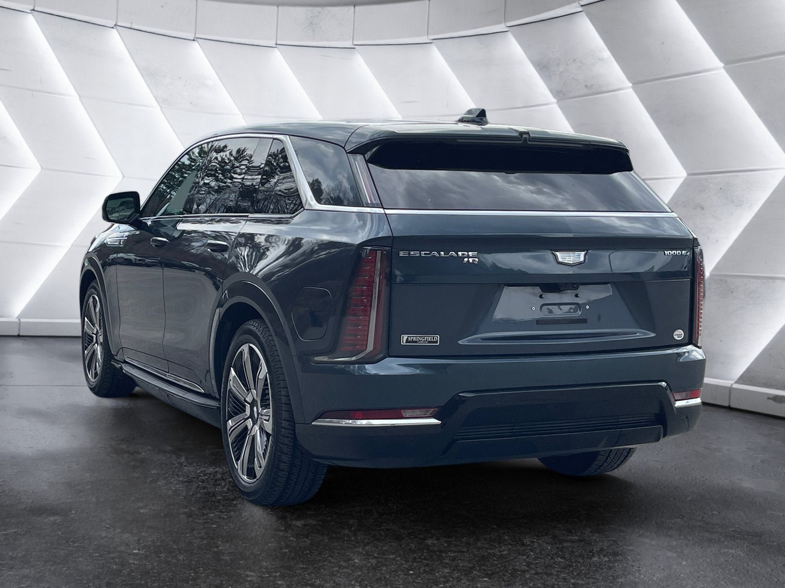 Certified 2025 Cadillac Escalade IQ Luxury 2 w/ LPO, Premium Carpet Package AWD/4WD image 4
