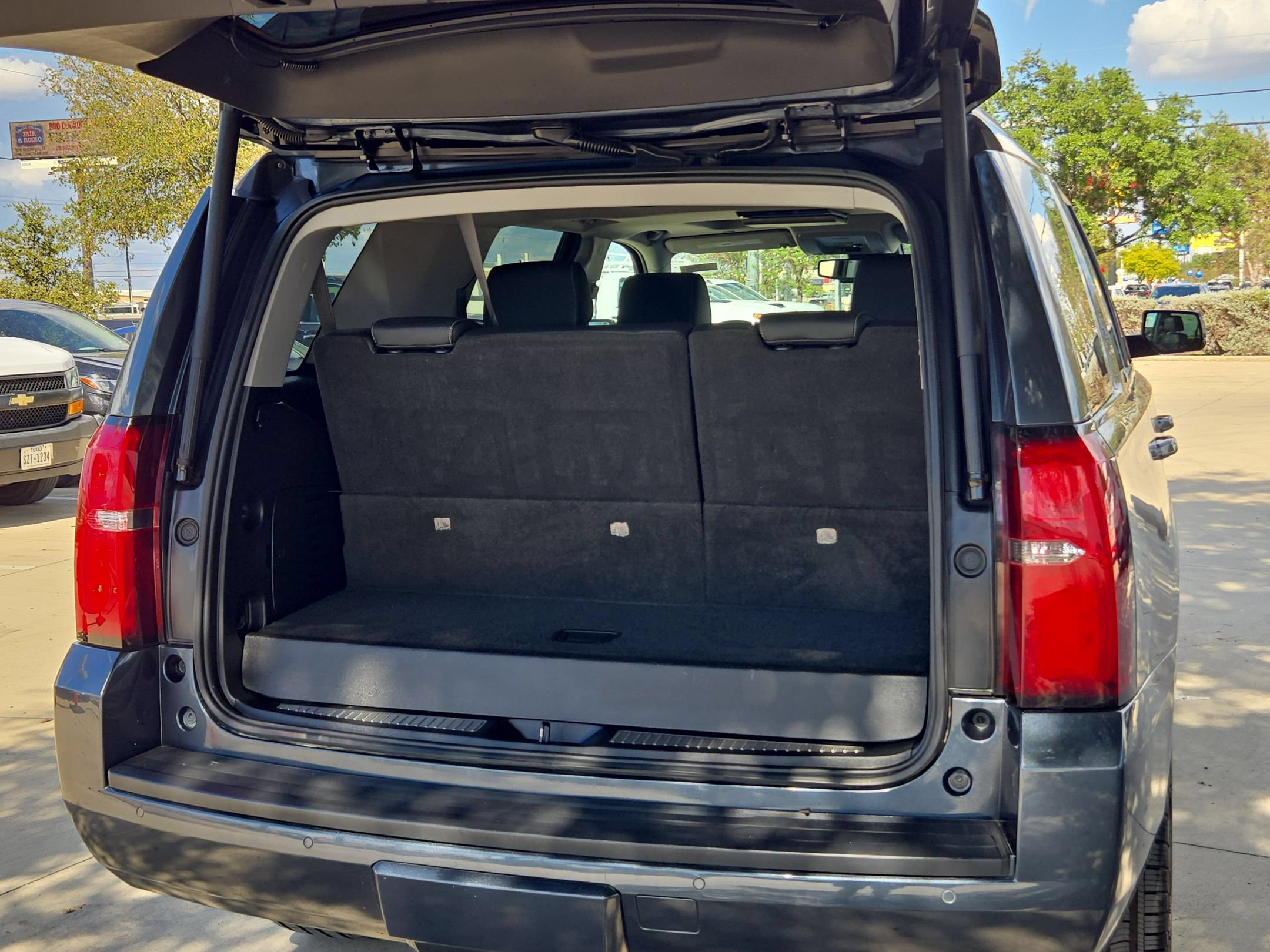 Used 2020 Chevrolet Tahoe LT AWD/4WD image 22