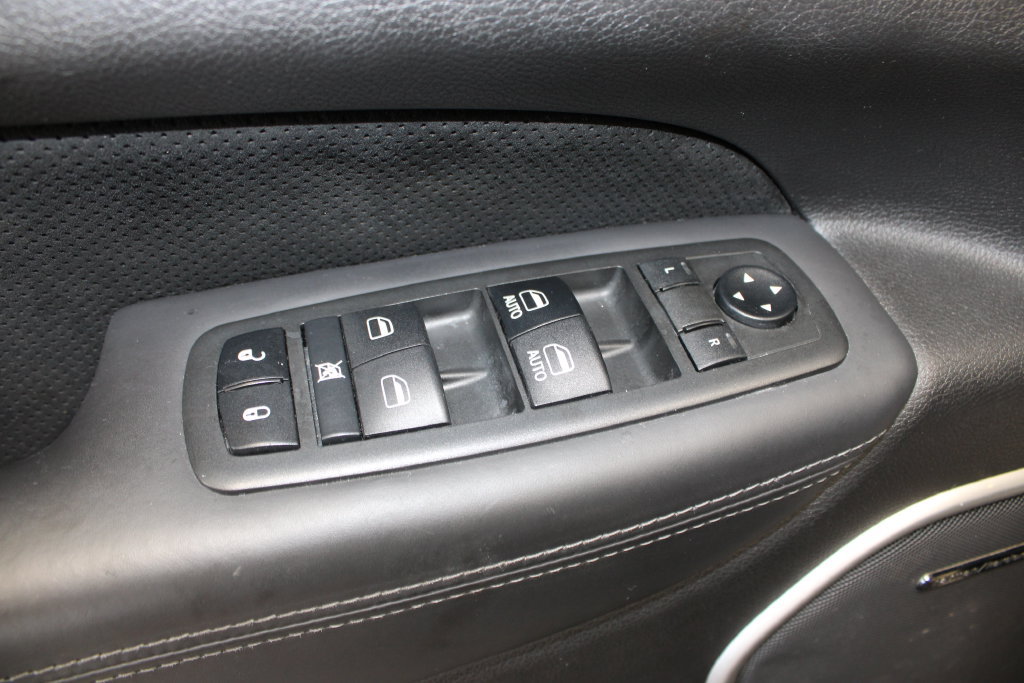 Used 2019 Jeep Grand Cherokee SRT AWD/4WD image 22
