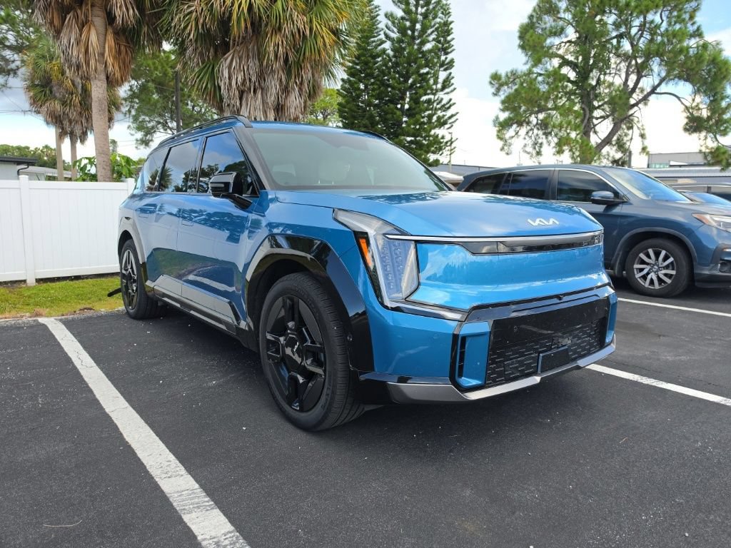 Certified 2024 Kia EV9 GT-Line