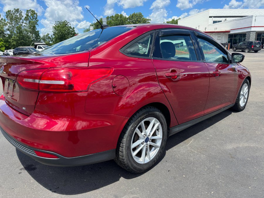 Used 2017 Ford Focus SE w/ Cold Weather Package FWD image 11