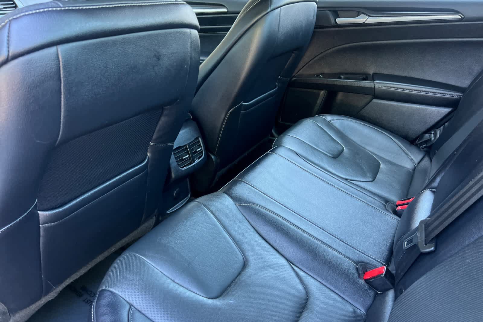 Used 2019 Ford Fusion Energi Titanium FWD image 4