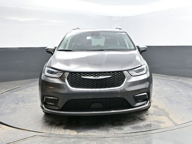 Used 2023 Chrysler Pacifica Limited FWD image 2