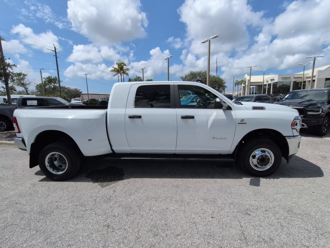 Used 2022 RAM 3500 Big Horn w/ Level A Equipment Group AWD/4WD image 4
