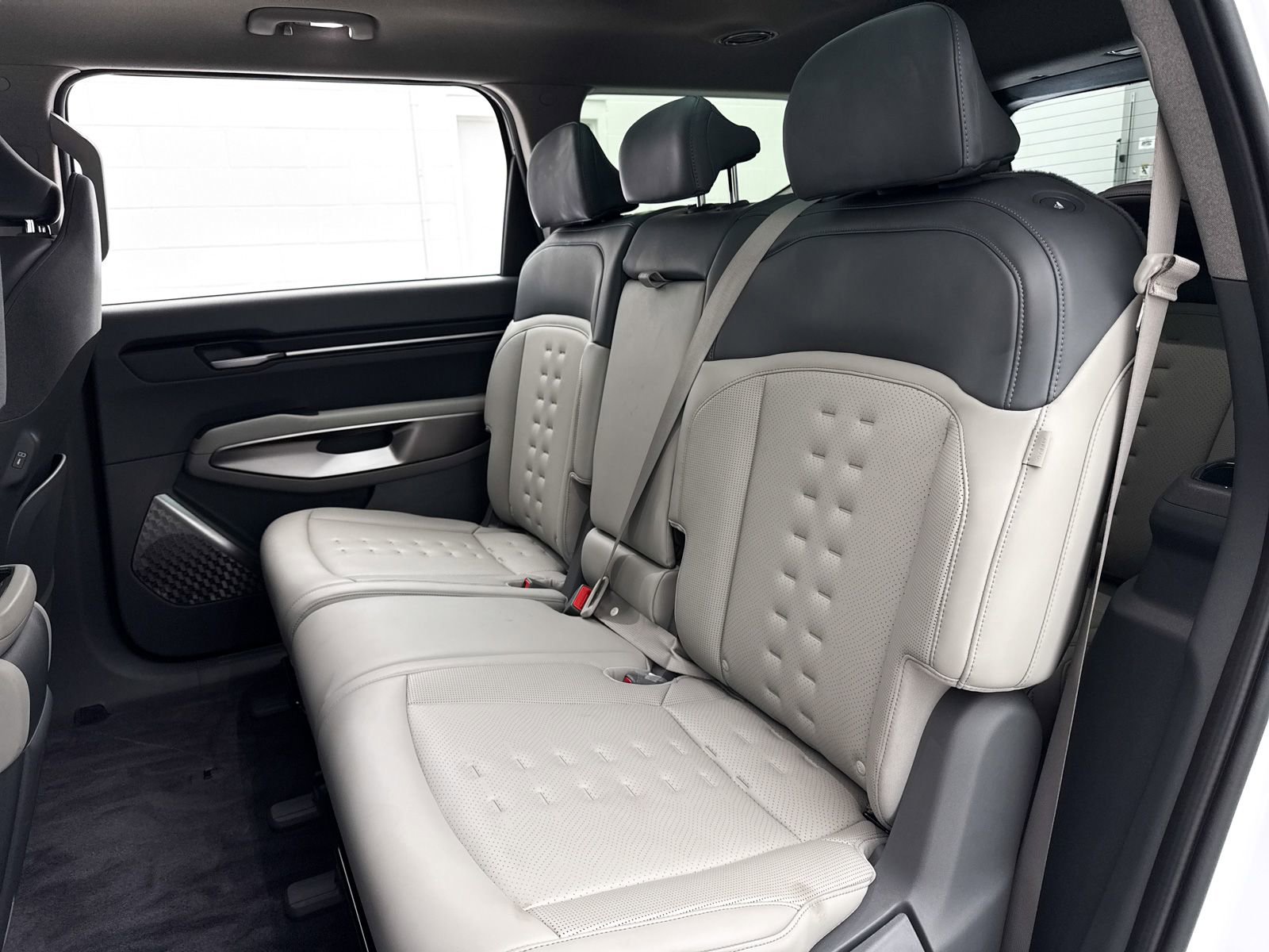 Used 2025 Kia EV9 Wind image 32