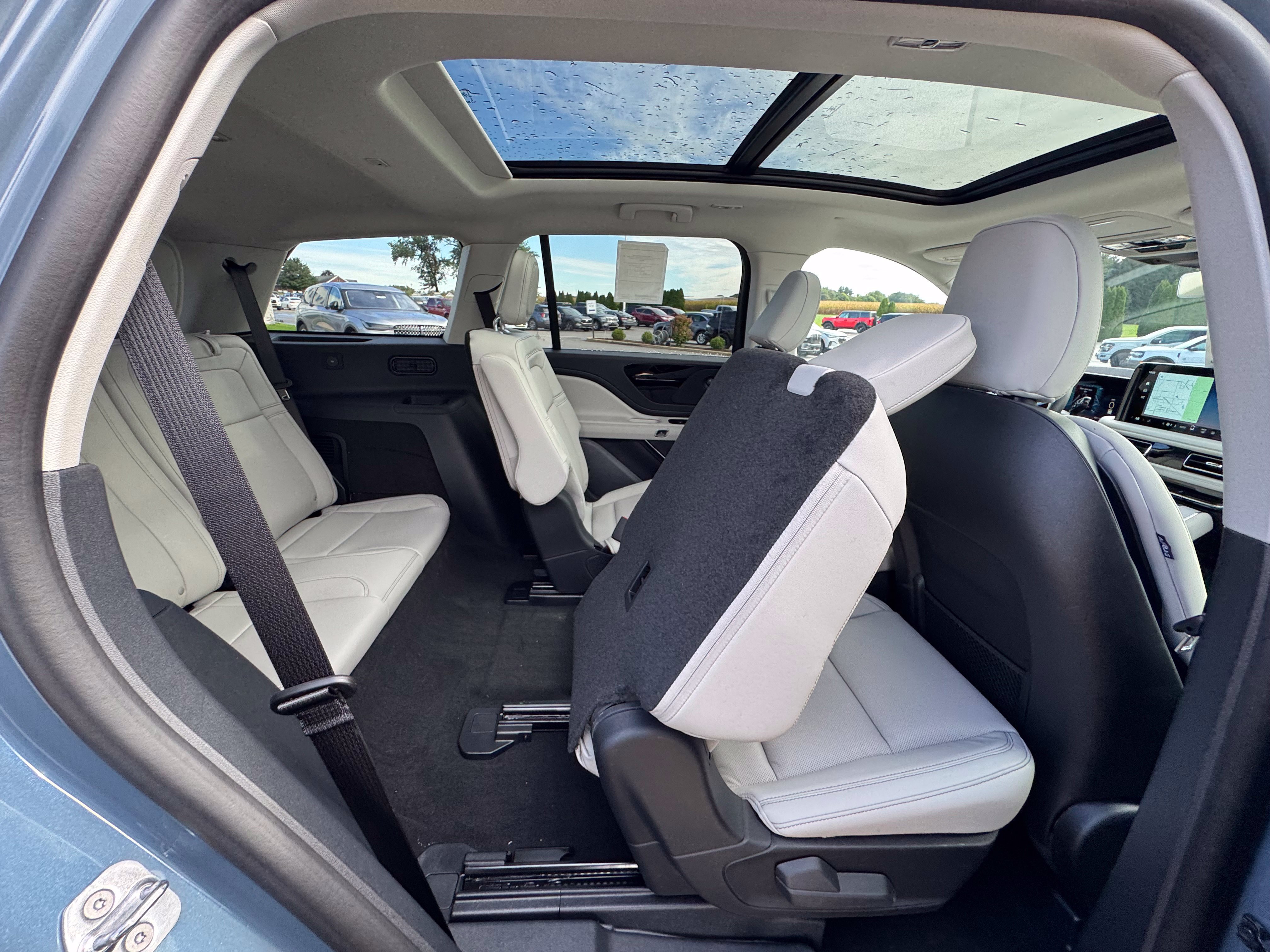 New 2026 Lincoln Aviator Reserve w/ Jet Appearance Package AWD/4WD image 19