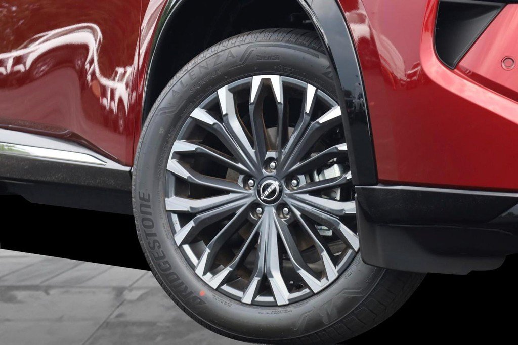 New 2026 Nissan Rogue Platinum AWD/4WD image 3
