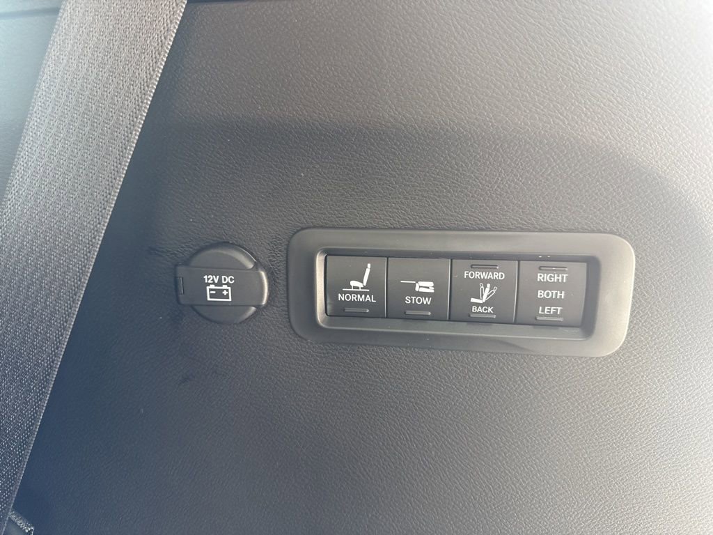 New 2026 Chrysler Pacifica Pinnacle image 46