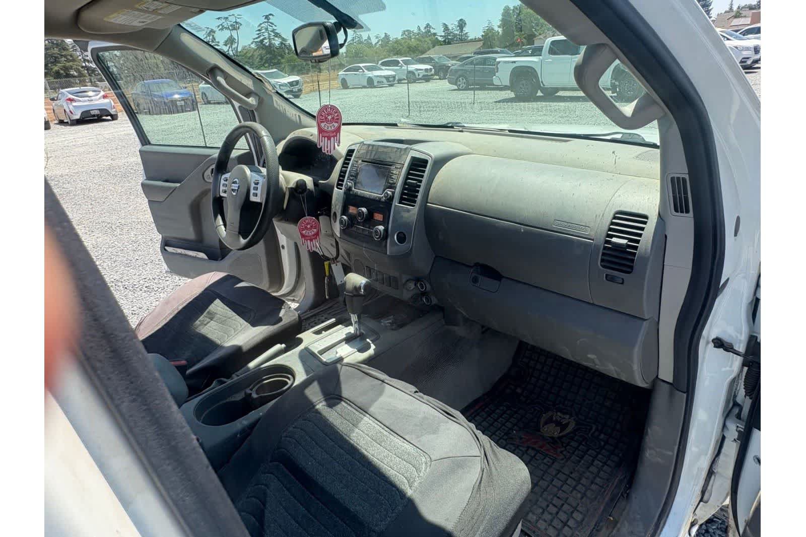 Used 2016 Nissan Frontier SV RWD image 17