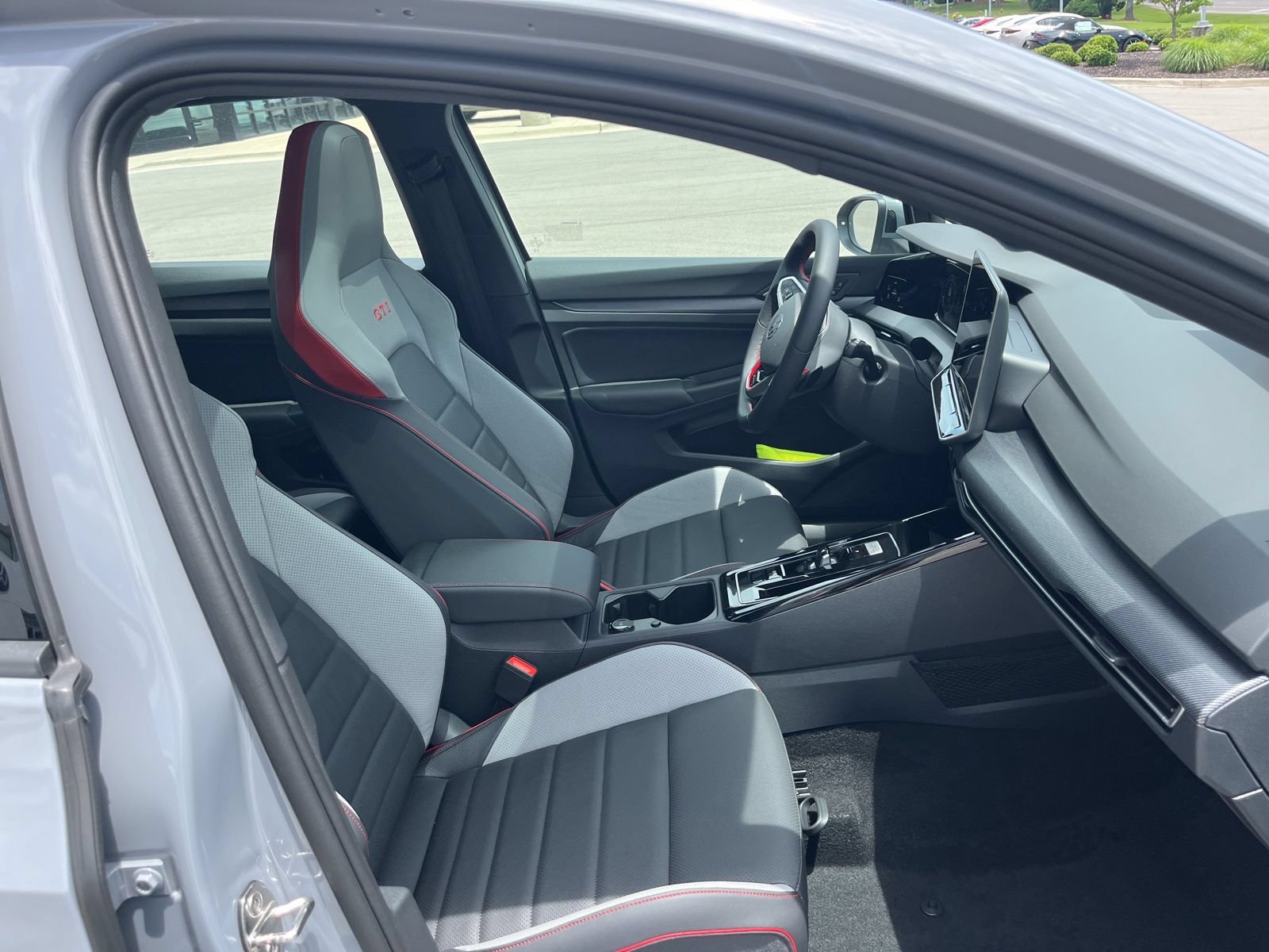 New 2026 Volkswagen GTI SE FWD image 27