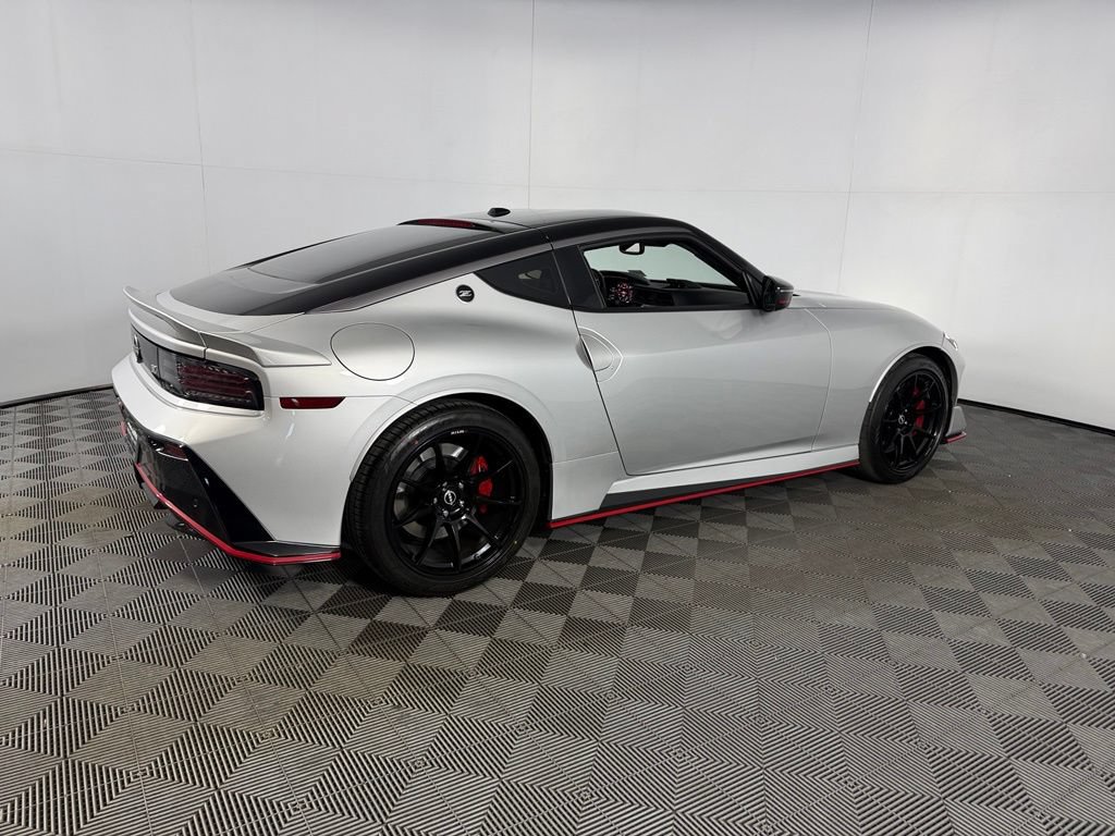 Used 2025 Nissan Z NISMO w/ Floor Mat Package RWD image 7