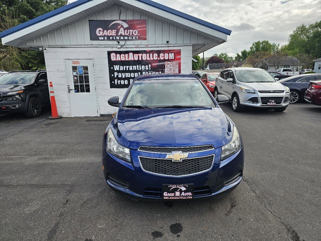 Used 2013 Chevrolet Cruze LS FWD image 2