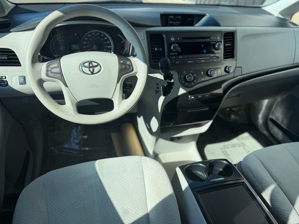 Used 2012 Toyota Sienna LE w/ Towing Pkg image 14