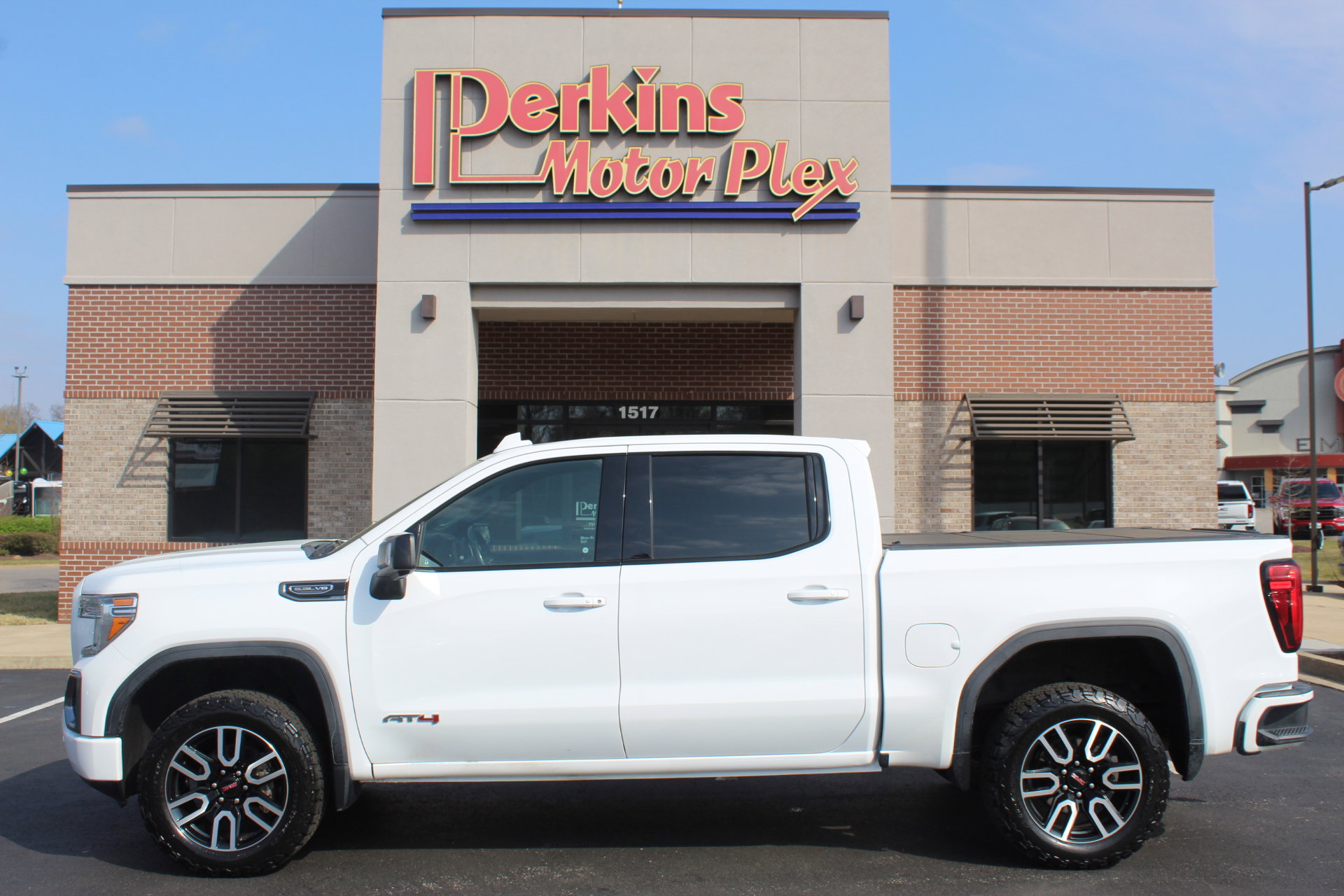 Used 2019 GMC Sierra 1500 AT4 w/ AT4 Premium Package image 11