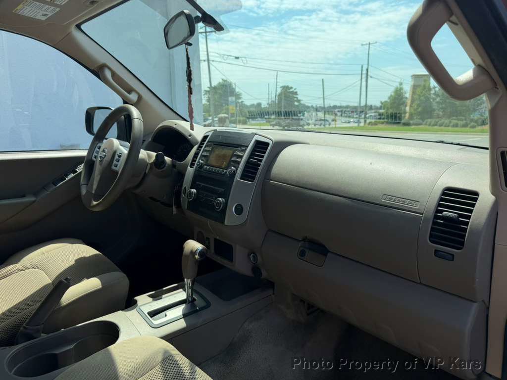 Used 2014 Nissan Frontier SV RWD image 17