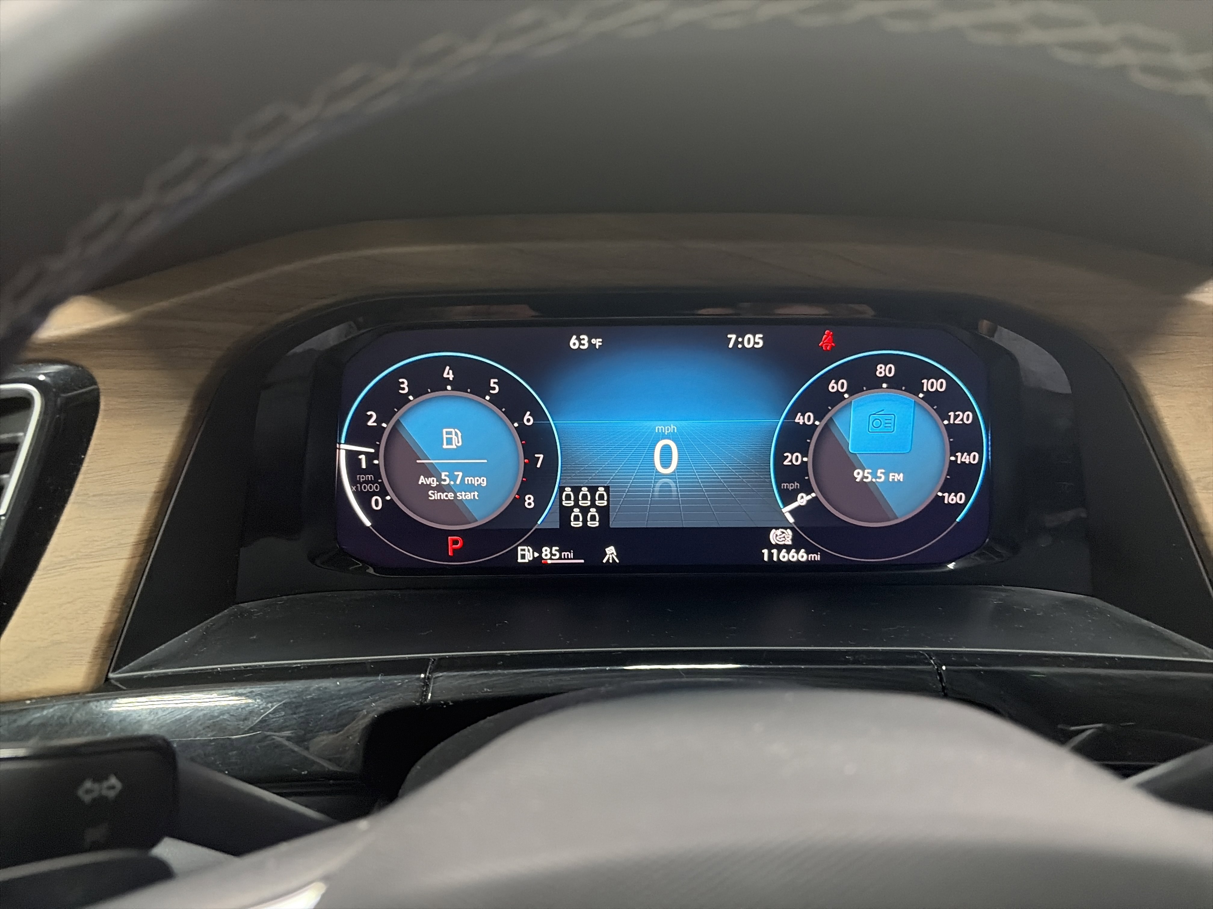 Certified 2025 Volkswagen Atlas SE image 13