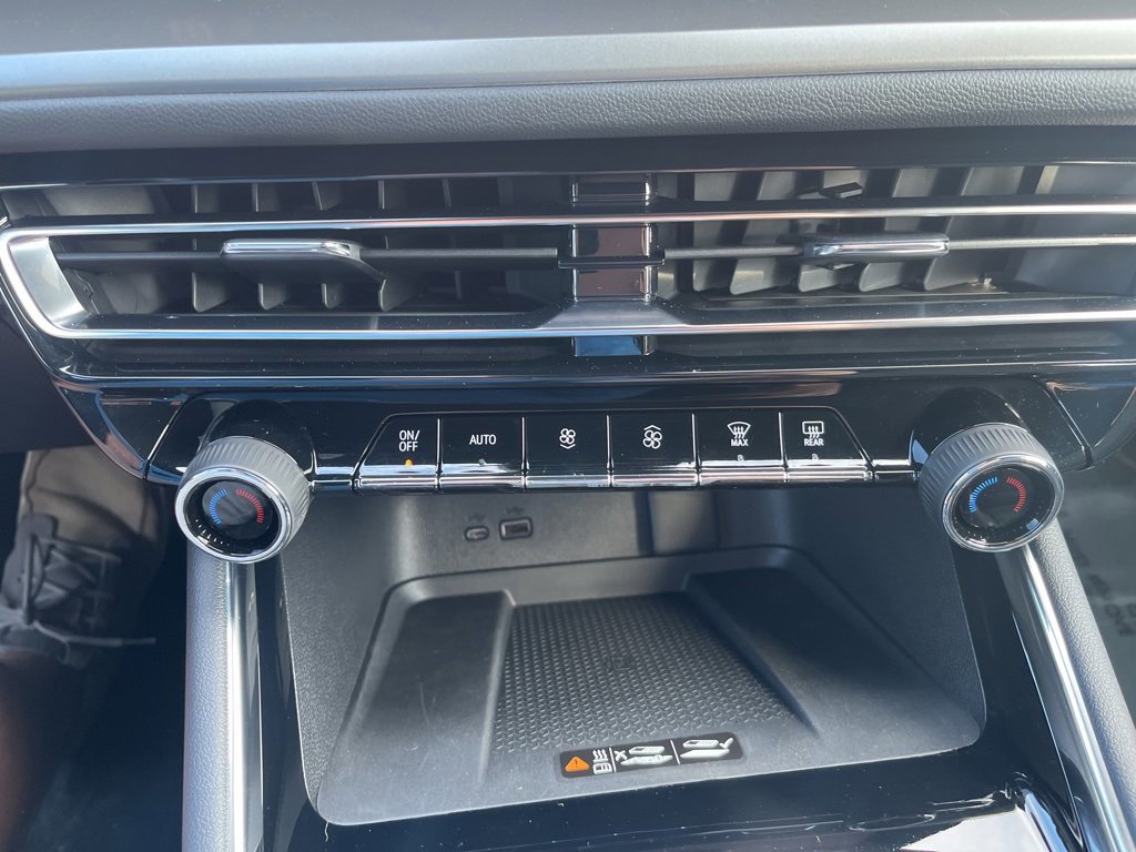 New 2025 Chevrolet Traverse LT w/ Midnight/Sport Edition image 20