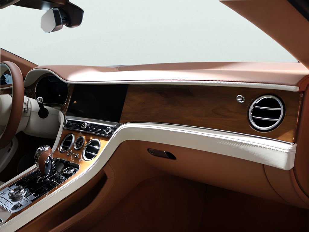 Used 2024 Bentley Continental GT image 10