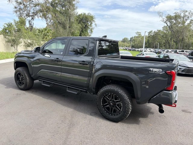 Certified 2025 Toyota Tacoma TRD Off-Road AWD/4WD image 4