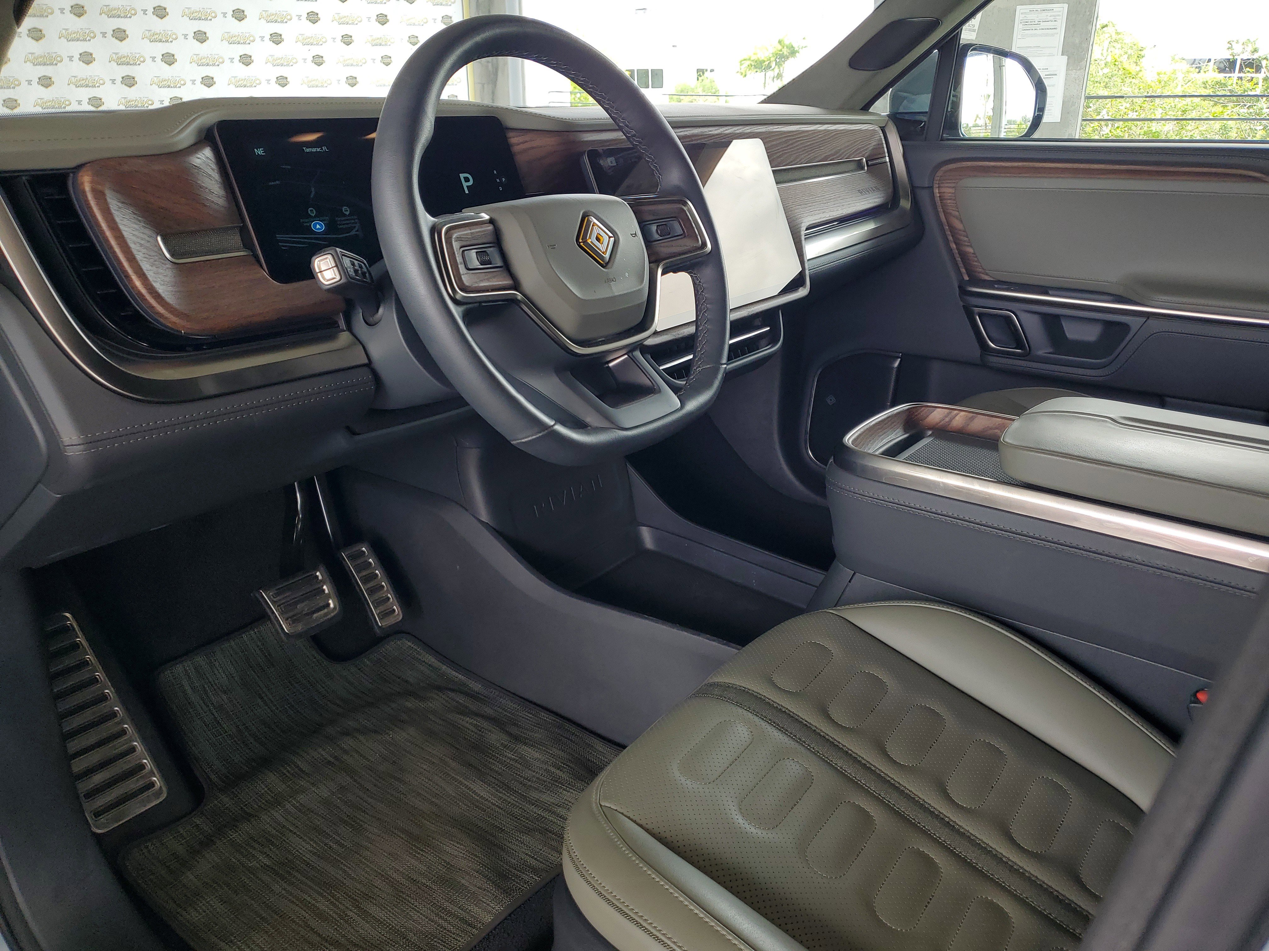 Used 2024 Rivian R1S Adventure image 18
