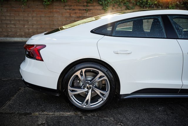 Used 2022 Audi e-tron GT Premium Plus image 10