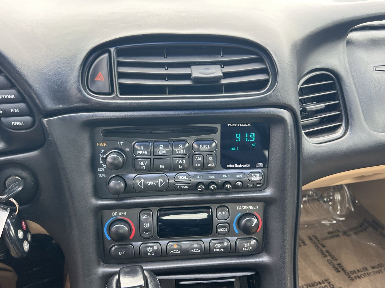 Used 2000 Chevrolet Corvette Coupe w/ Roof Pkg image 18