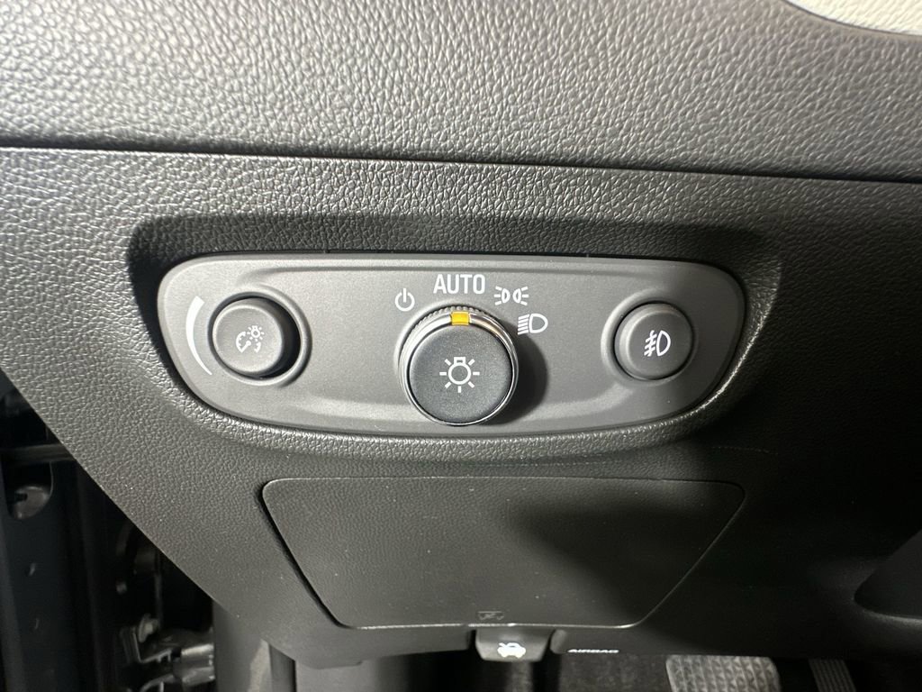 Used 2023 Buick Encore GX Preferred w/ Cold Weather Comfort Package FWD image 20