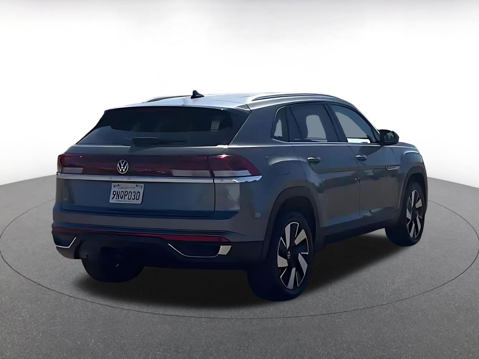 Used 2025 Volkswagen Atlas Cross Sport SE image 12