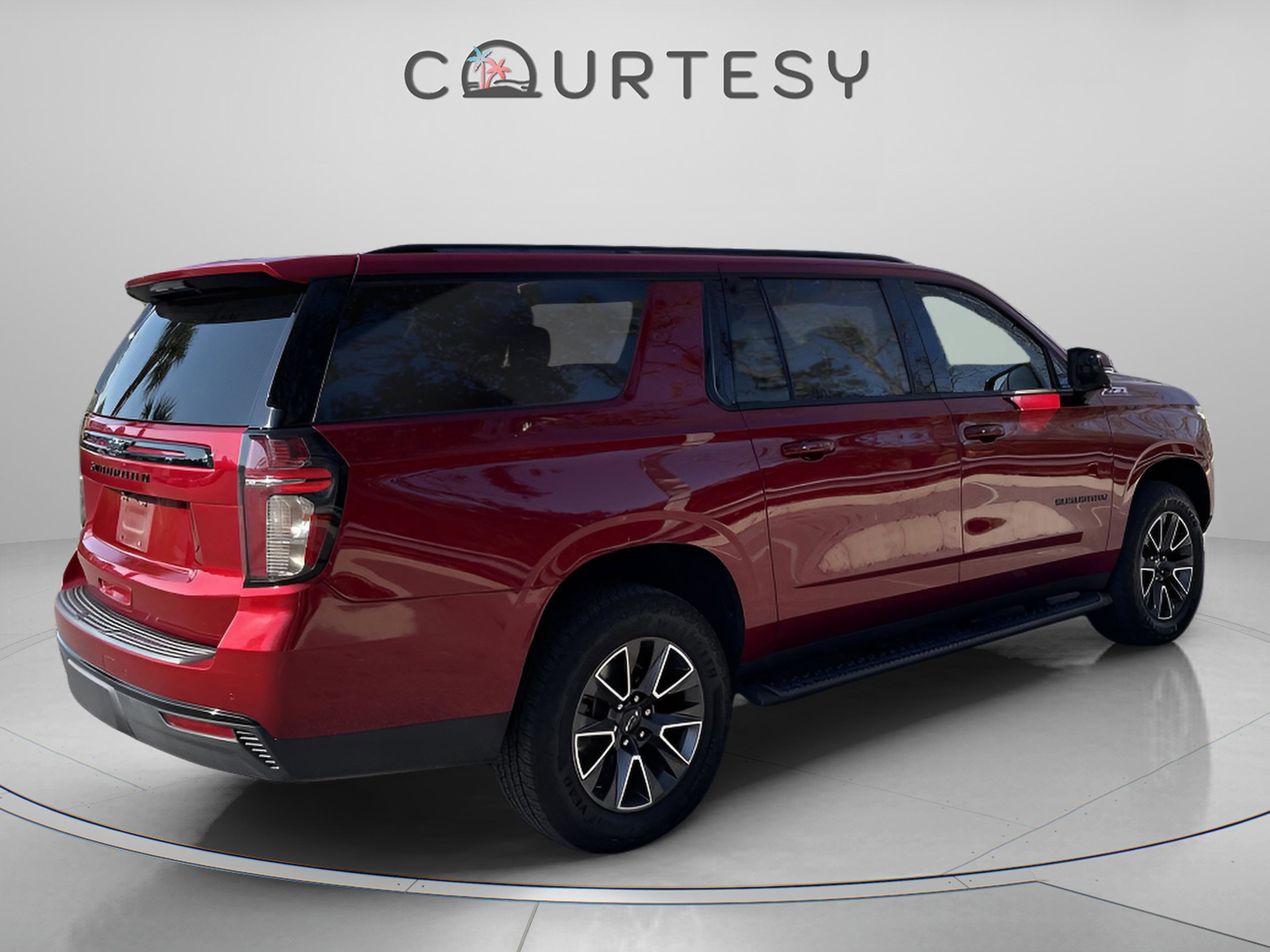 Used 2023 Chevrolet Suburban Z71 w/ Luxury Package image 8