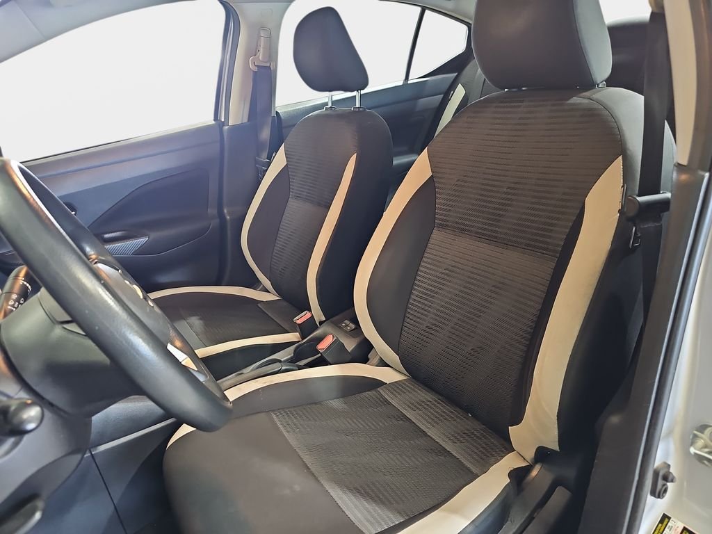 Used 2021 Nissan Versa SV FWD image 17