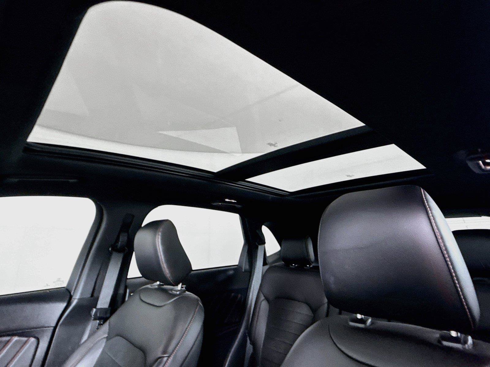 Used 2021 Ford Edge ST-Line FWD image 6