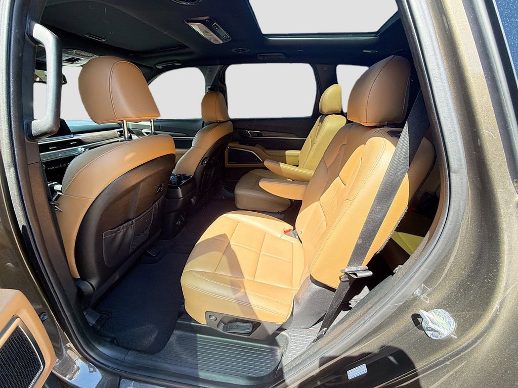 Used 2022 Kia Telluride SX w/ Towing Package FWD image 23