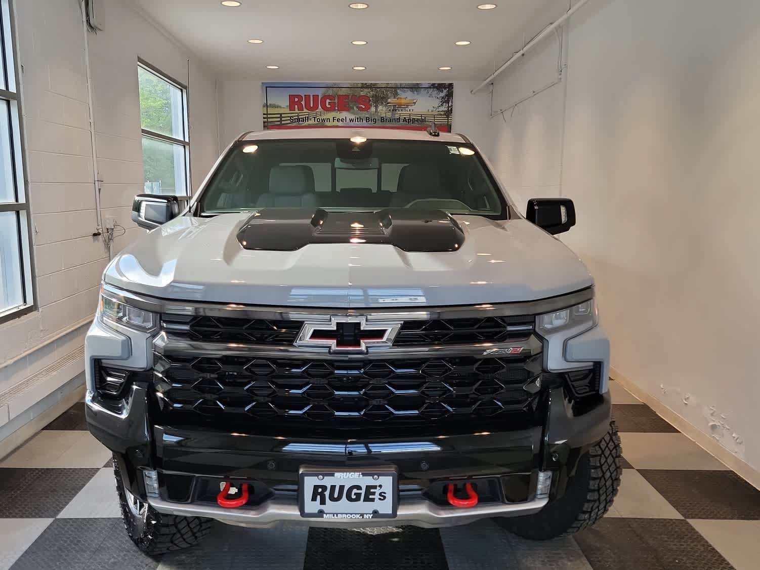 Used 2025 Chevrolet Silverado 1500 ZR2 AWD/4WD image 7