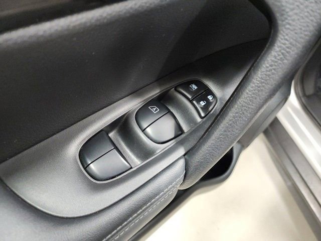 Used 2020 Nissan Rogue SV image 23