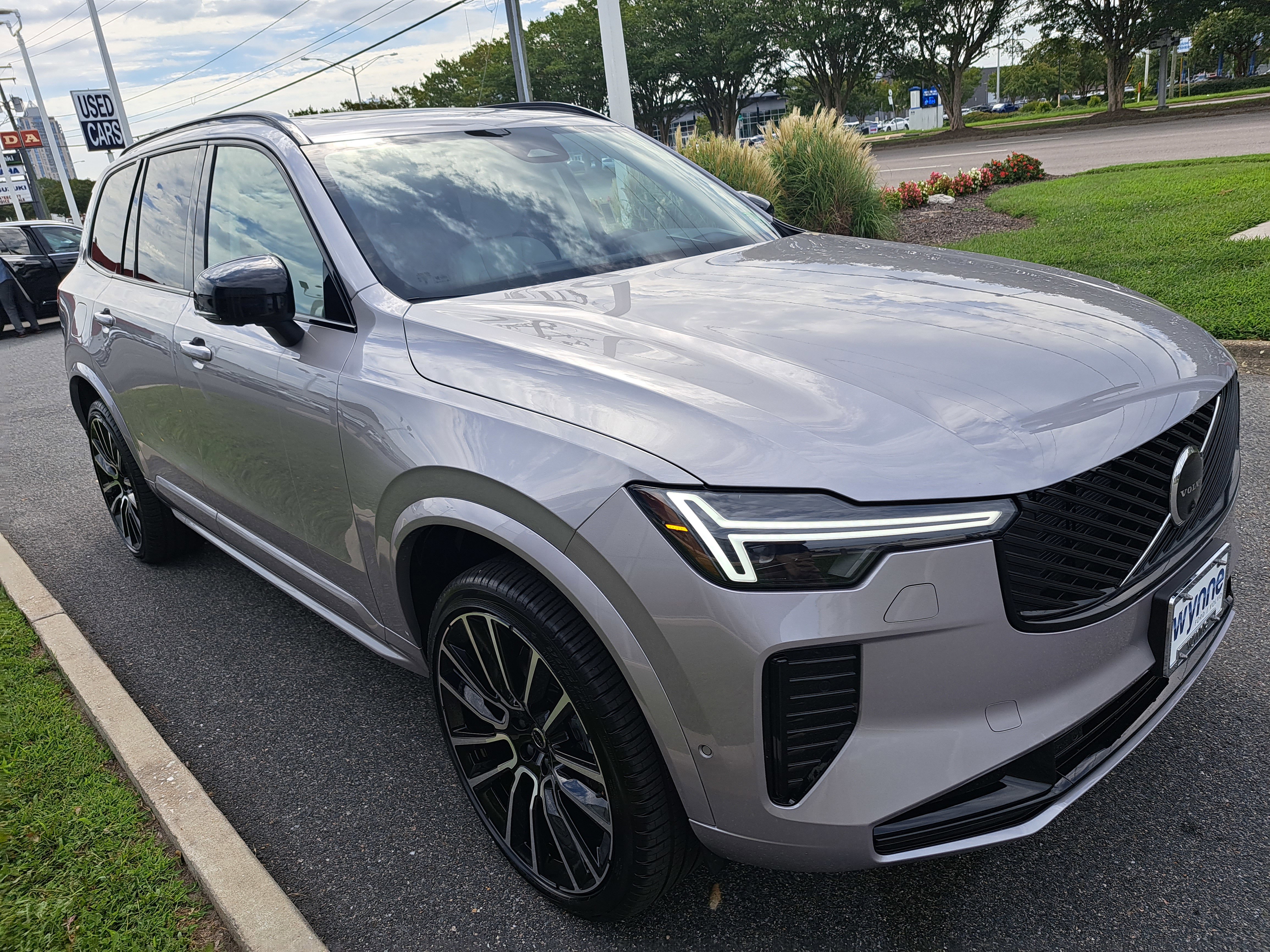 New 2026 Volvo XC90 B6 Ultra image 2