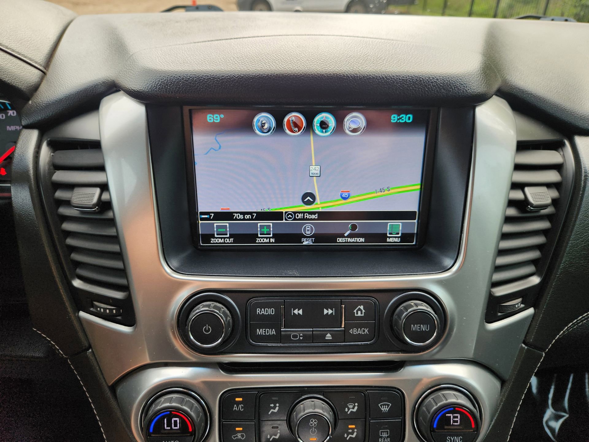 Used 2018 Chevrolet Suburban LT AWD/4WD image 18