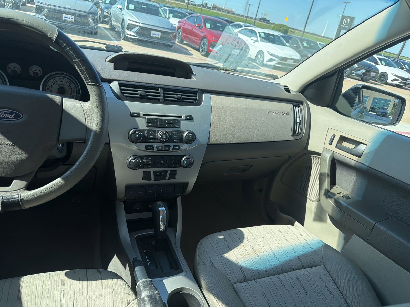 Used 2010 Ford Focus SE FWD image 10