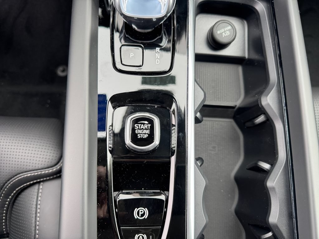New 2026 Volvo XC60 T8 Ultra w/ Protection Package Premier AWD/4WD image 18