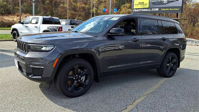 Used 2025 Jeep Grand Cherokee L Limited w/ Black Appearance Package image 4